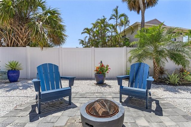 130 Madison CT, Fort Myers Beach, FL 33931