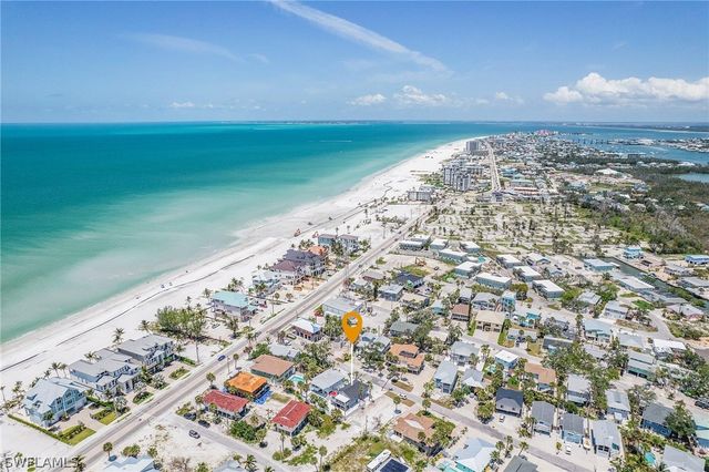 130 Madison CT, Fort Myers Beach, FL 33931