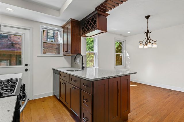 561 S Negley Ave 4, Shadyside, PA 15232