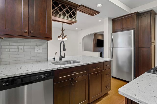 561 S Negley Ave 4, Shadyside, PA 15232