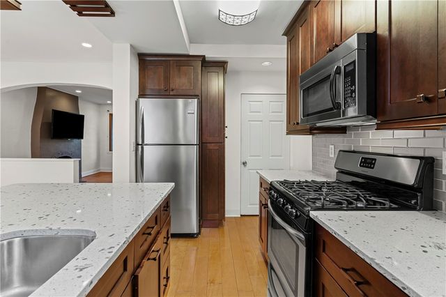 561 S Negley Ave 4, Shadyside, PA 15232