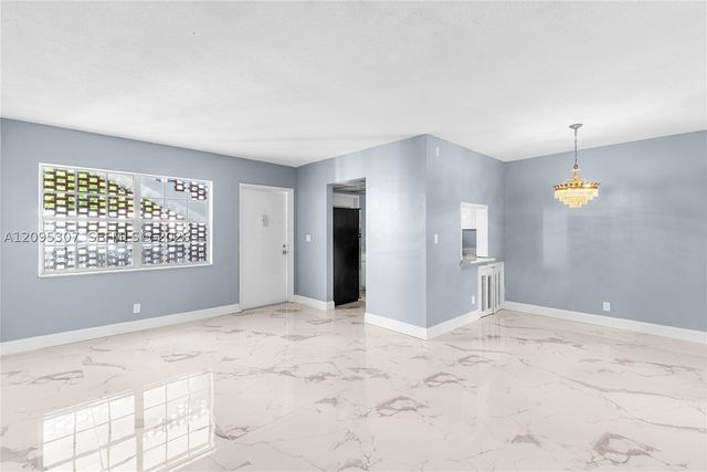 2050 NE 39th ST W112, Lighthouse Point, FL 33064