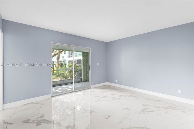 2050 NE 39th ST W112, Lighthouse Point, FL 33064
