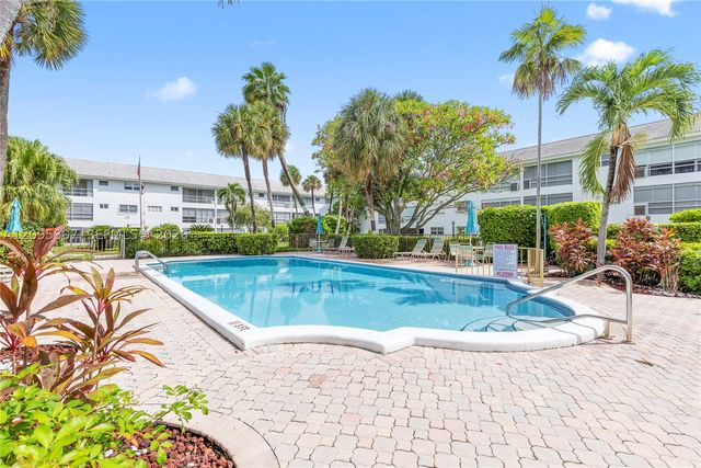 2050 NE 39th ST W112, Lighthouse Point, FL 33064
