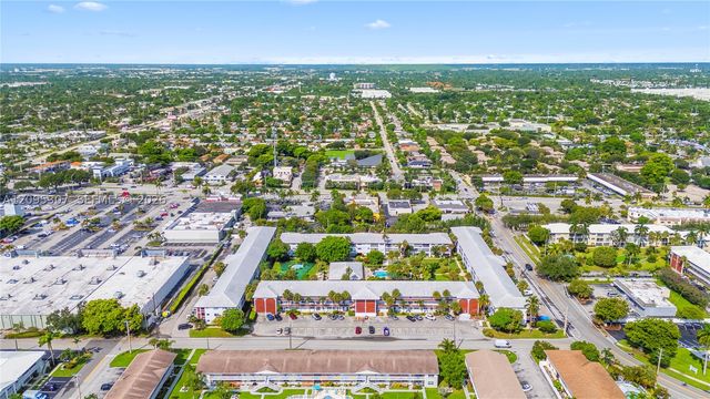 2050 NE 39th ST W112, Lighthouse Point, FL 33064