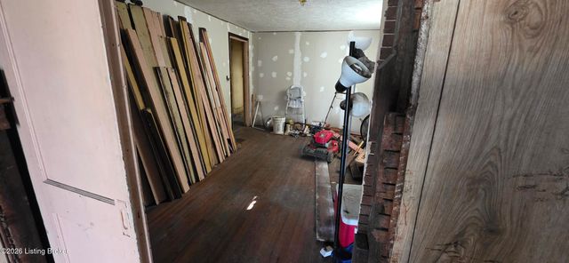 2616 Hale Ave, Louisville, KY 40211