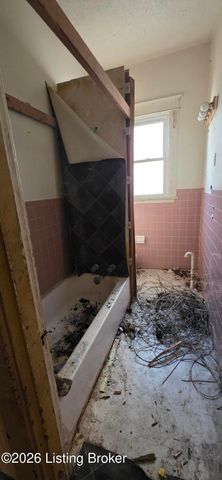 2616 Hale Ave, Louisville, KY 40211