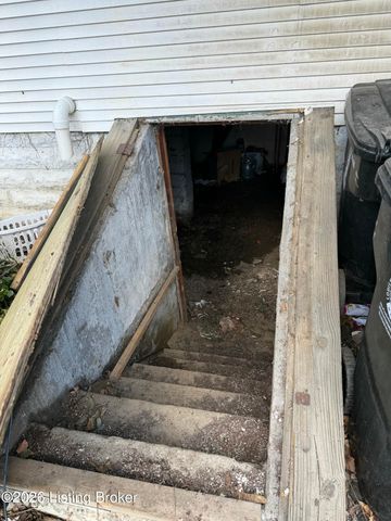 2616 Hale Ave, Louisville, KY 40211