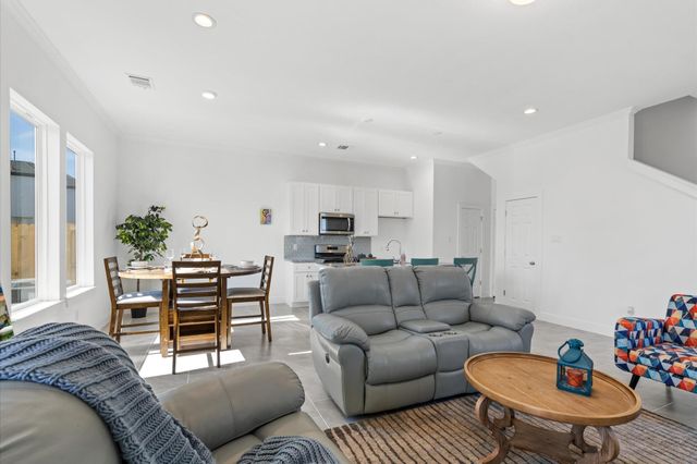 6404 Pregonero Lane, Houston, TX 77048