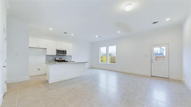 6404 Pregonero Lane, Houston, TX 77048