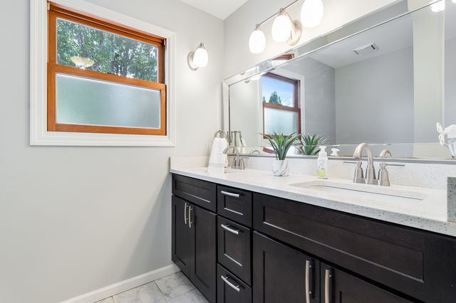 14858 Parkside Avenue, Oak Forest, IL 60452