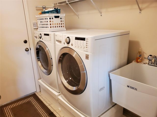 2439 E DEL WEBB BOULEVARD, Sun City Center, FL 33573