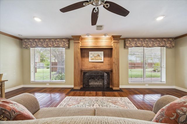 1306 Forest Hollow Drive, Missouri City, TX 77459