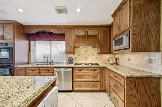 1306 Forest Hollow Drive, Missouri City, TX 77459