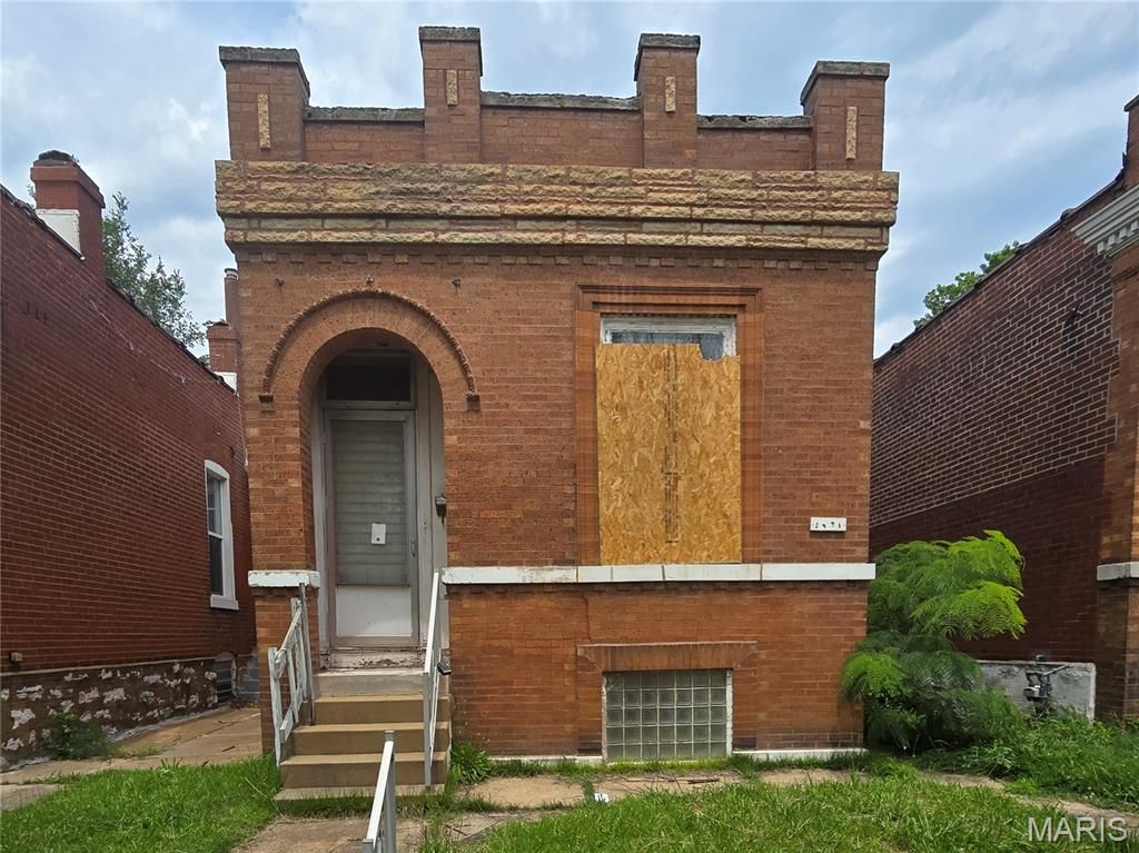 3451 Itaska Street, St Louis, MO 63111