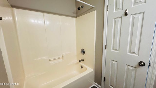 2002 Grandeur Avenue, Jacksonville, NC 28546