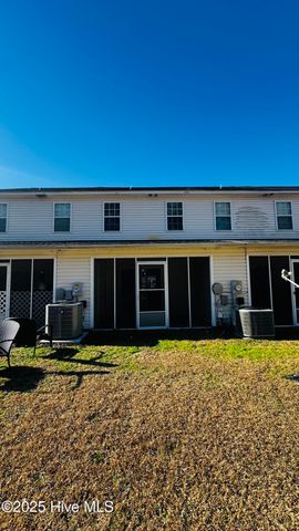 2002 Grandeur Avenue, Jacksonville, NC 28546