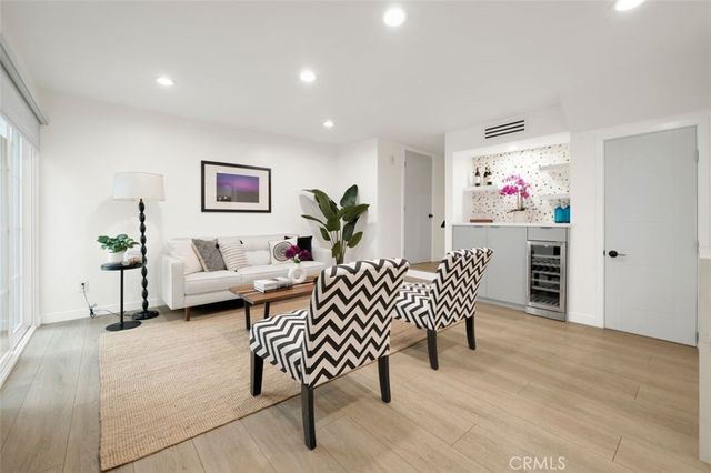 14727 Magnolia 126, Sherman Oaks, CA 91403