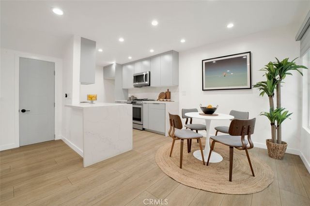 14727 Magnolia 126, Sherman Oaks, CA 91403