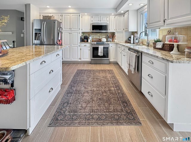 65 Nida Drive, North Branford, CT 06472