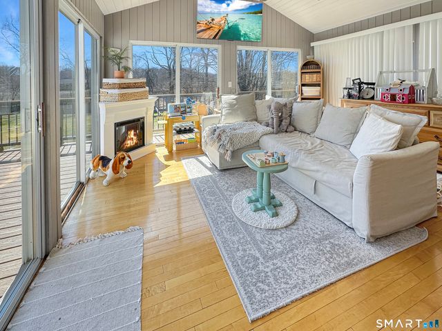 65 Nida Drive, North Branford, CT 06472