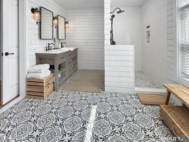 65 Nida Drive, North Branford, CT 06472