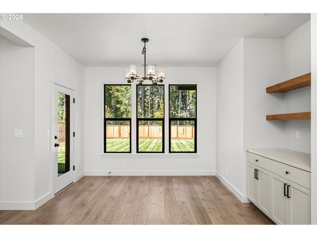 25331 E BROADWAY Ave, Veneta, OR 97487
