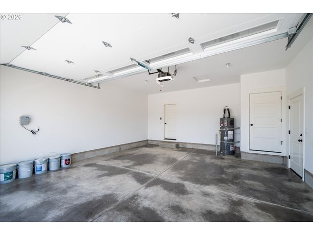 25331 E BROADWAY Ave, Veneta, OR 97487