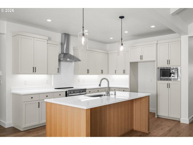 25331 E BROADWAY Ave, Veneta, OR 97487