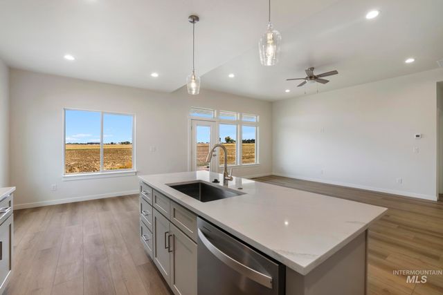 902 23rd Ave E, Jerome, ID 83338