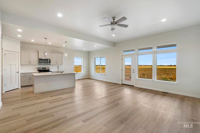 902 23rd Ave E, Jerome, ID 83338