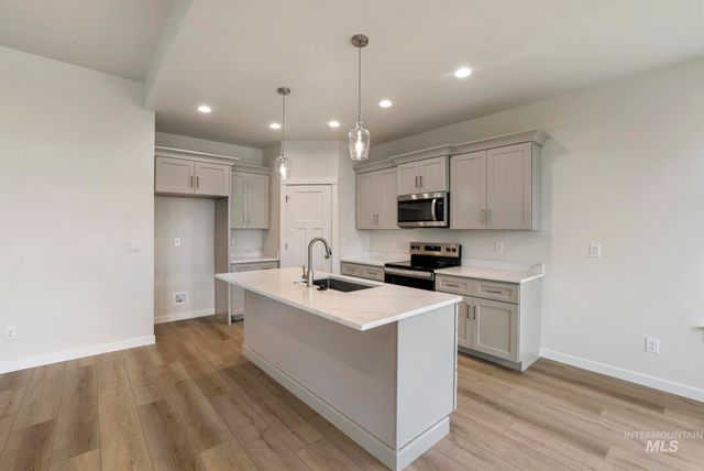 902 23rd Ave E, Jerome, ID 83338