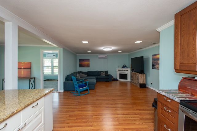 1217 Aloha Road, Tool, TX 75143
