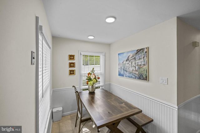 33 SPYGLASS CT, East Windsor, NJ 08520