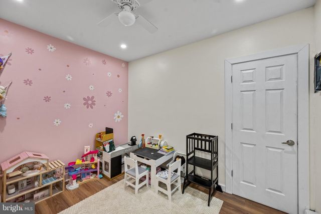 33 SPYGLASS CT, East Windsor, NJ 08520