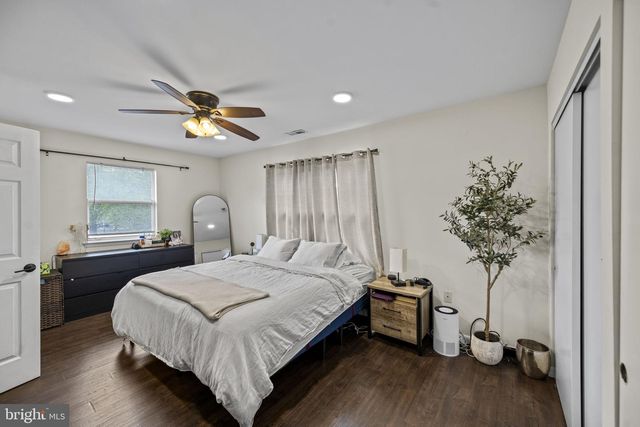 33 SPYGLASS CT, East Windsor, NJ 08520