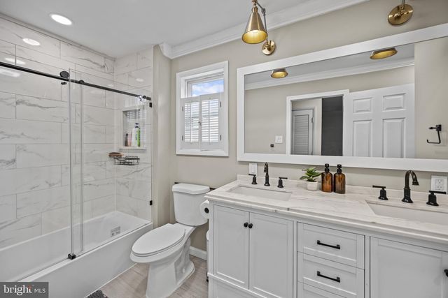 33 SPYGLASS CT, East Windsor, NJ 08520