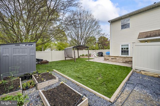33 SPYGLASS CT, East Windsor, NJ 08520