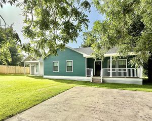 905 Sycamore Street, Brenham, TX 77833