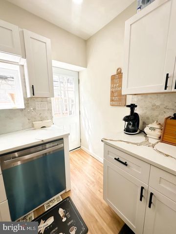 2552 S BEULAH ST, Philadelphia, PA 19148