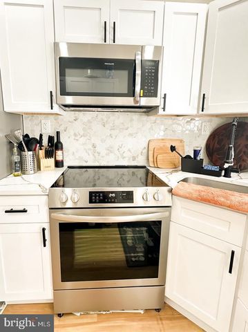 2552 S BEULAH ST, Philadelphia, PA 19148