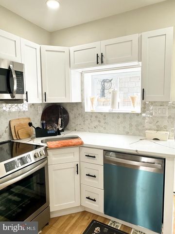 2552 S BEULAH ST, Philadelphia, PA 19148