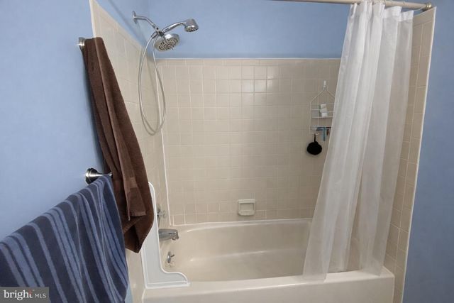 21 PARK SIDE DR, Sicklerville, NJ 08081