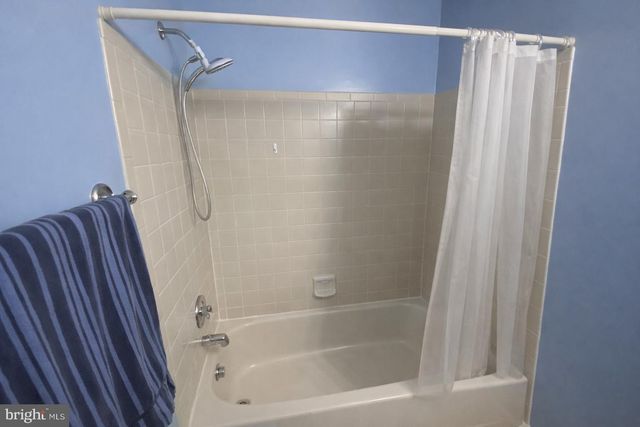 21 PARK SIDE DR, Sicklerville, NJ 08081