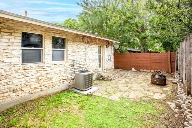 2011 Meadowridge DR A, Austin, TX 78704