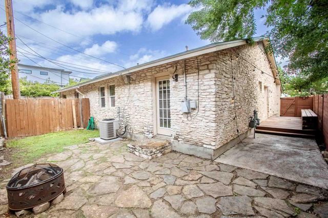 2011 Meadowridge DR A, Austin, TX 78704