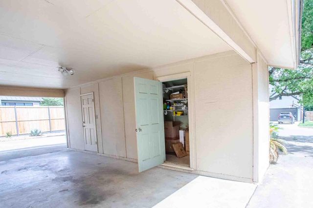 2011 Meadowridge DR A, Austin, TX 78704