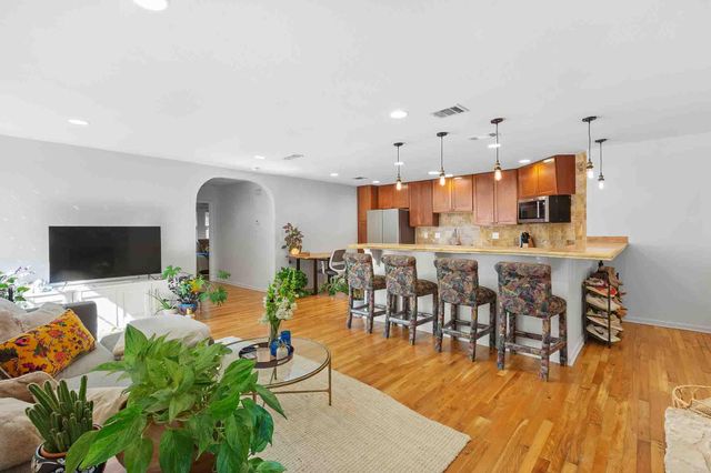 2011 Meadowridge DR A, Austin, TX 78704