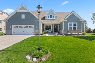 N28W24340 Single Tree COURT, Pewaukee, WI 53072
