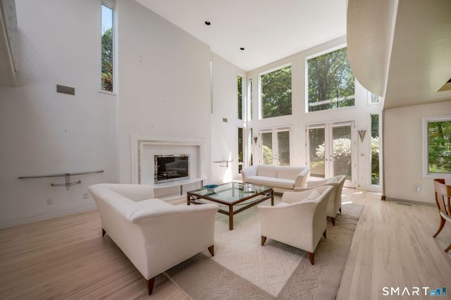 14 Grouse Lane, Woodbridge, CT 06525